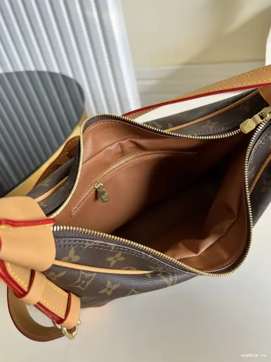 WIS BOULOGNE VUITTON LOUIS 0424